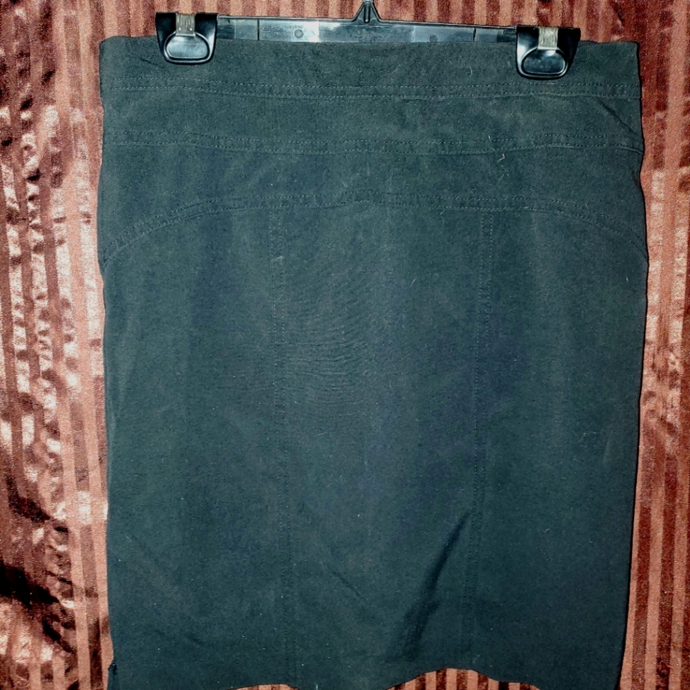 Womens 6P Black Mid length Skirt